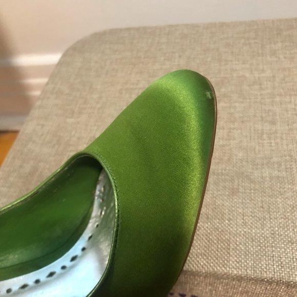 BCBGirl Debra Apple Green Satin Pump with Mirrored Heel - Picture 8 of 14